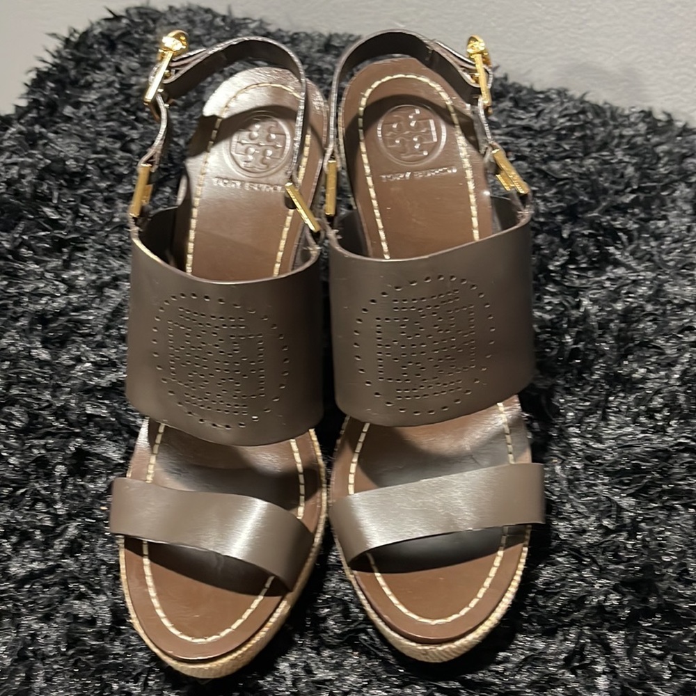 Tory Burch Wedge Sandal - Size 10 - NEW - Picture 1 of 6